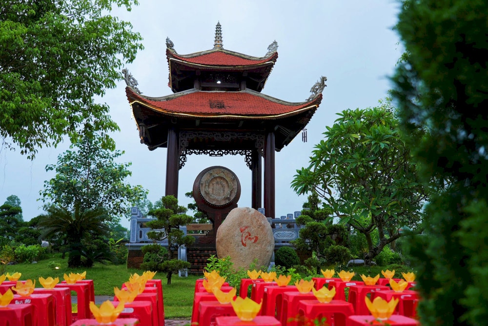 Lầu trống tại chùa Ninh Tảo